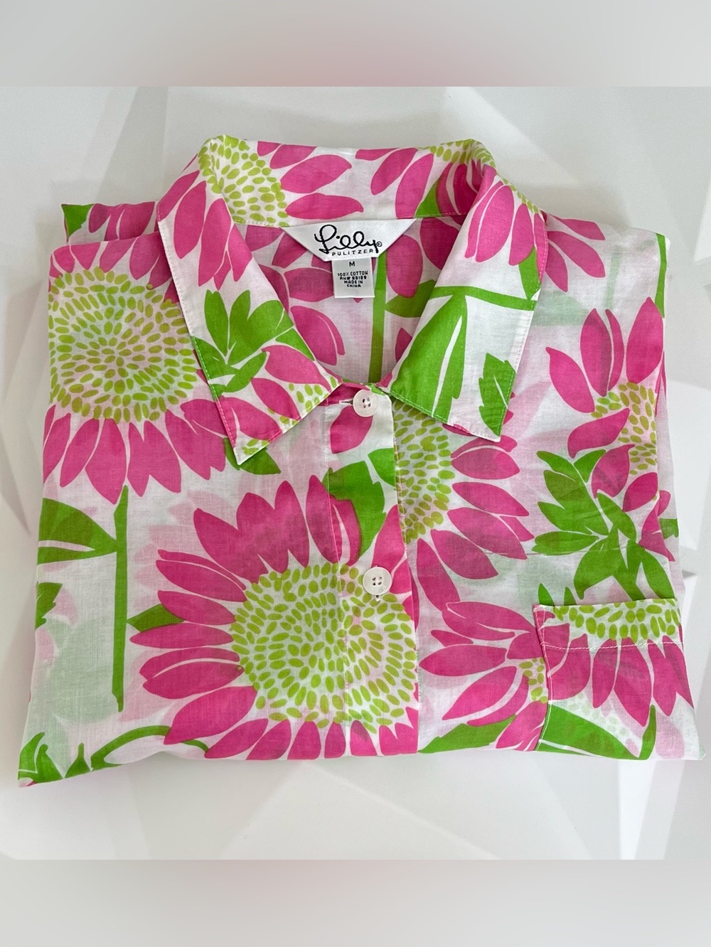 Lilly Pulitzer Vintage Lightweight Shirt With Vibrant Pink Floral Sunflowers - Picture 4 of 17